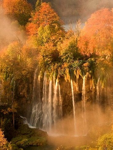 Autumn colours in Plitvice Lakes National Park, Croatia