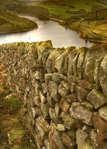 Dried stone wall above the Ladybower Reservoir in Derbyshire, England