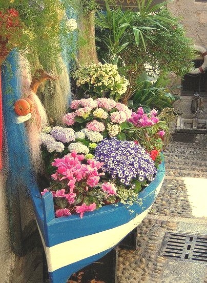 Floral boat in Isola Bella, Lago Maggiore, Italy